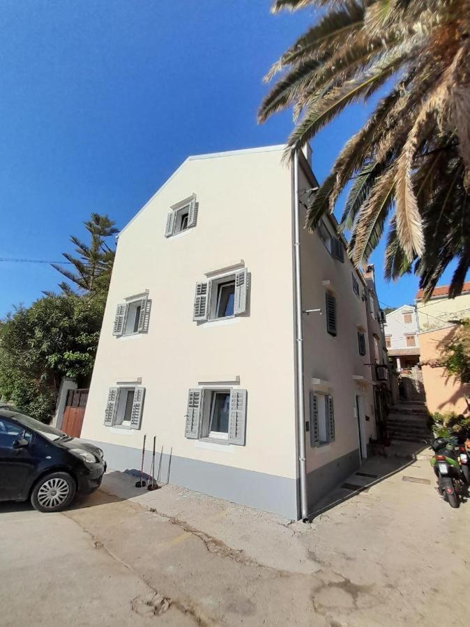Apartman Tea Mali Losinj Bagian luar foto